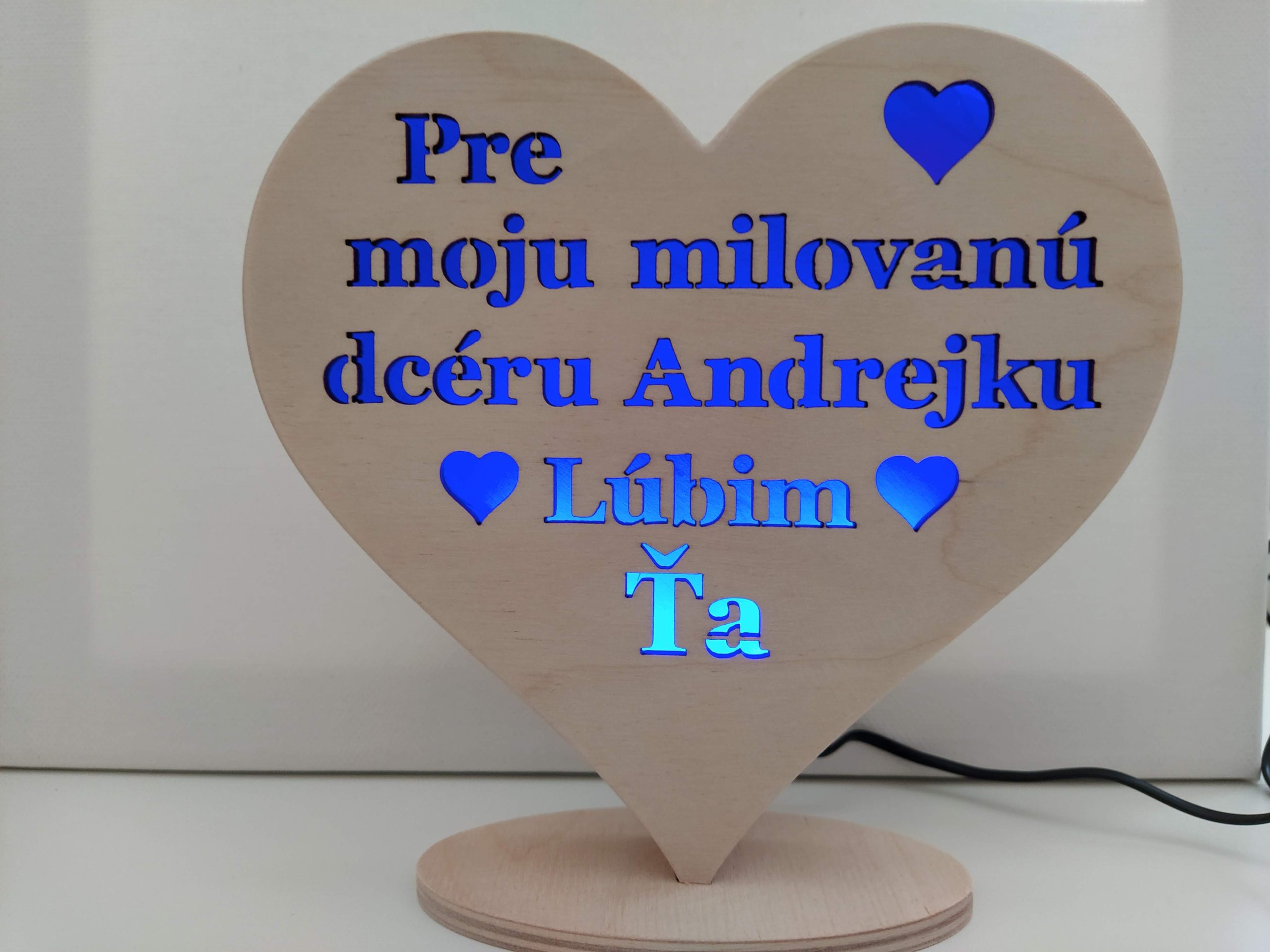 Drevené svietiace srdiečko Drevené svietiace srdiečko