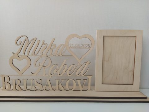 Drevený nápis s rámikom na foto