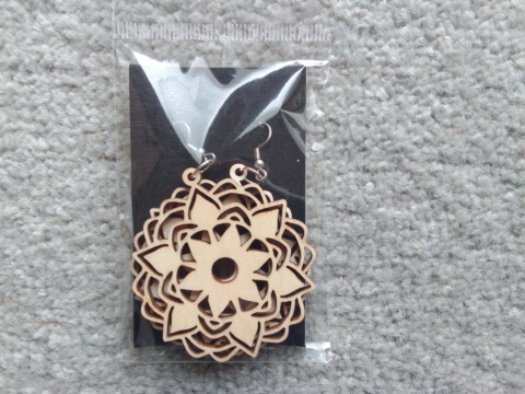 Drevené náušnice Mandala