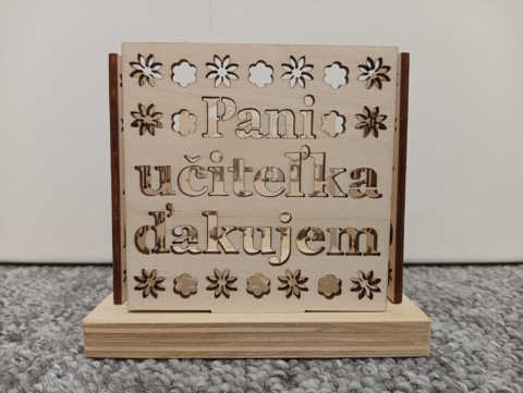Drevený svietnik pre pani učiteľku